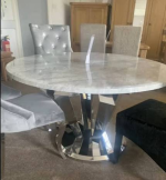 Winsor Round Dining Table